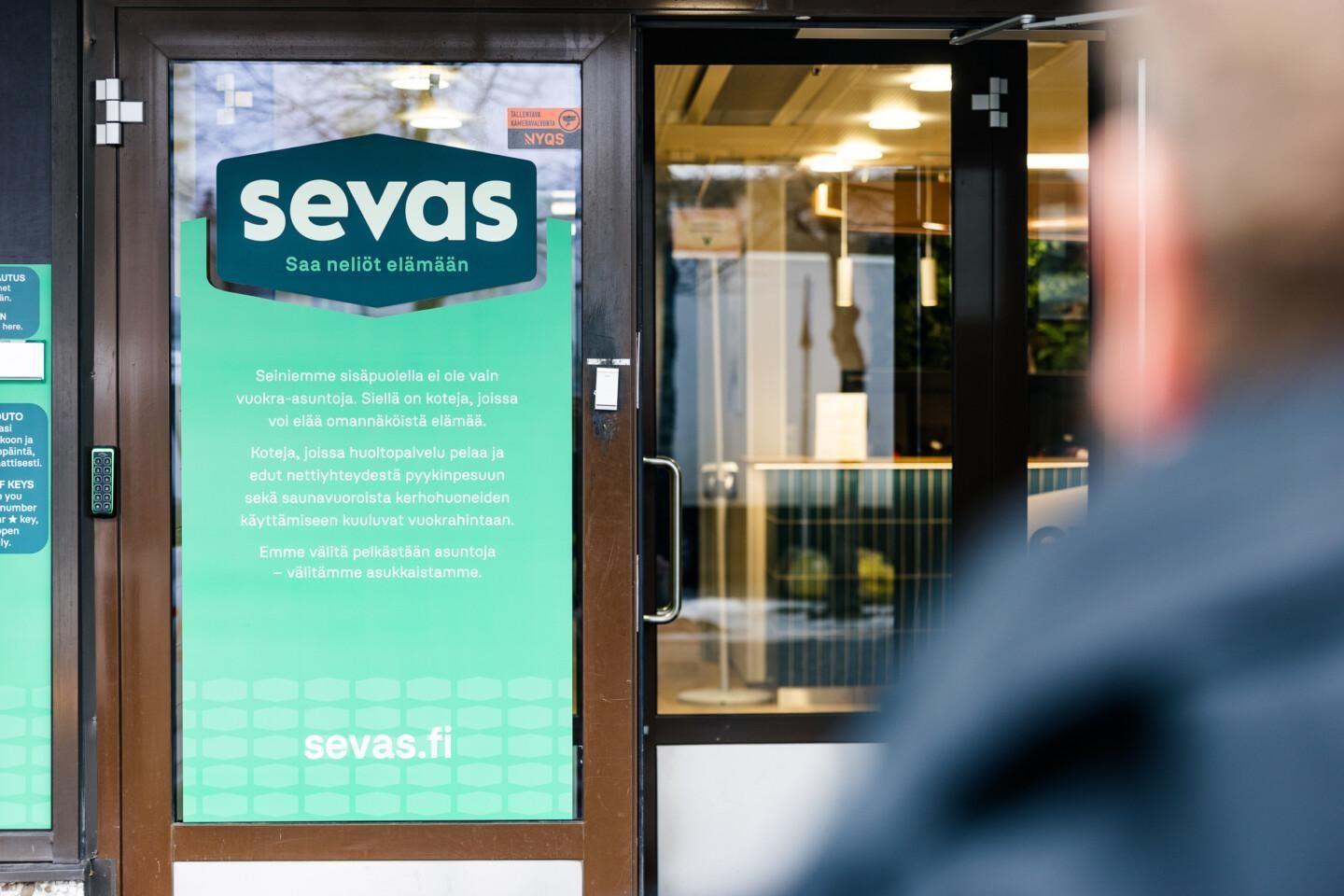 Sevaksen etuovi on avoinna ja asiaks tulossa sisälle