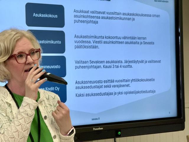 Maarit Pitkäkangas kertoo asukasdemokratiasta.